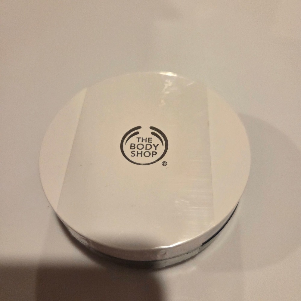 The Body Shop Fresh Nude Cushion Foundation Fuji Peony 01 12g 0.4oz New Sealed